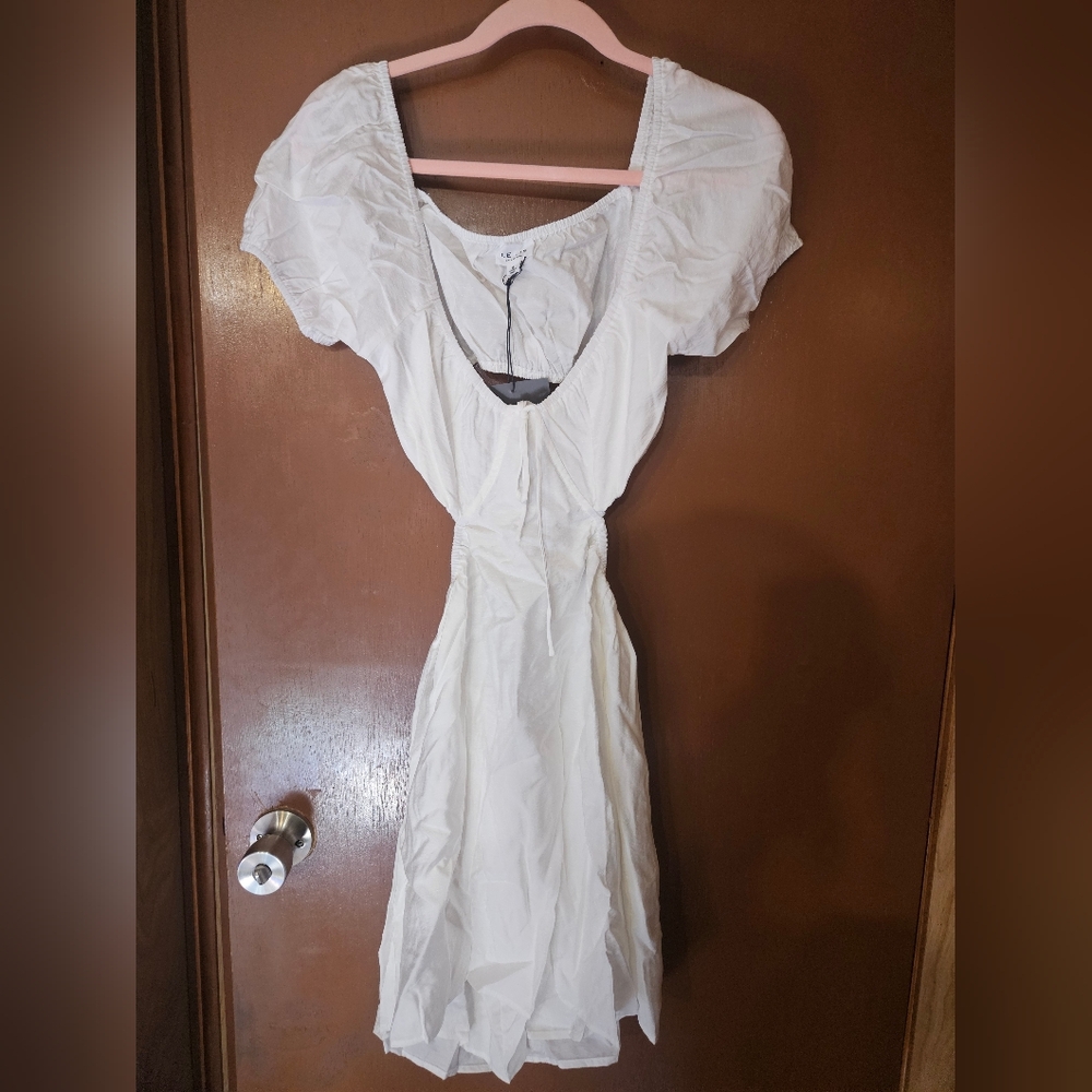 Le Lis Collection Women’s Open back dress size Small